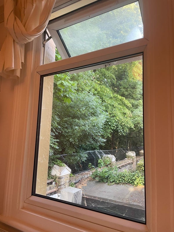 Room Ropery Street in Greater London