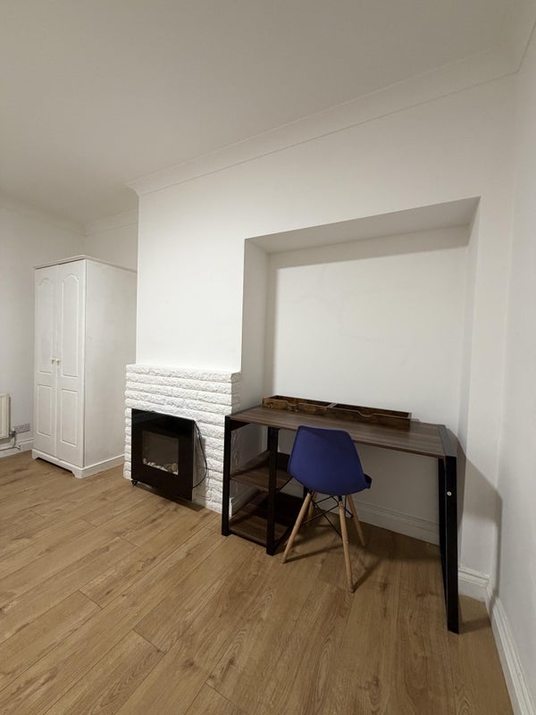 Room Baring Road in Greater London