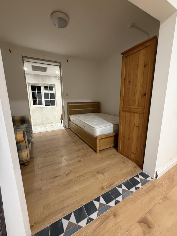 Room Baring Road in Greater London