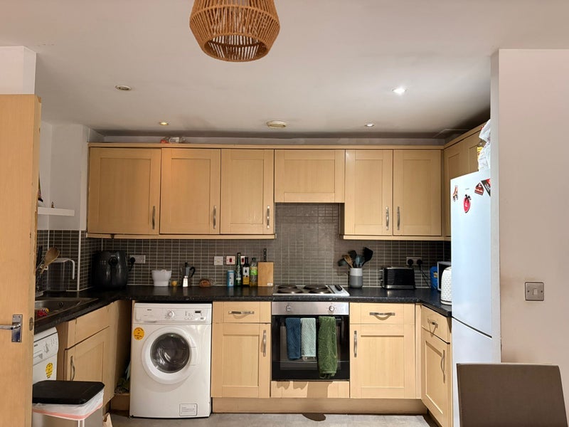 Room Harry Zeital Way in Greater London