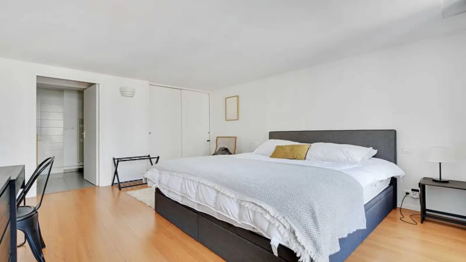 Flat Rue Saint-Antoine in Paris
