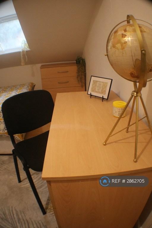 Room Westbury Street in Swansea