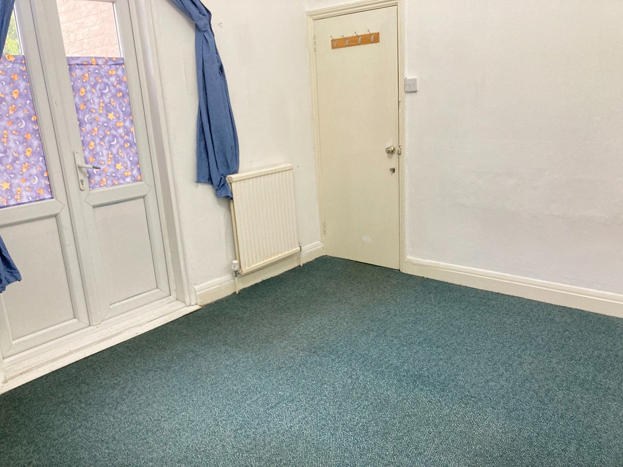 Room Kirn Road in Greater London