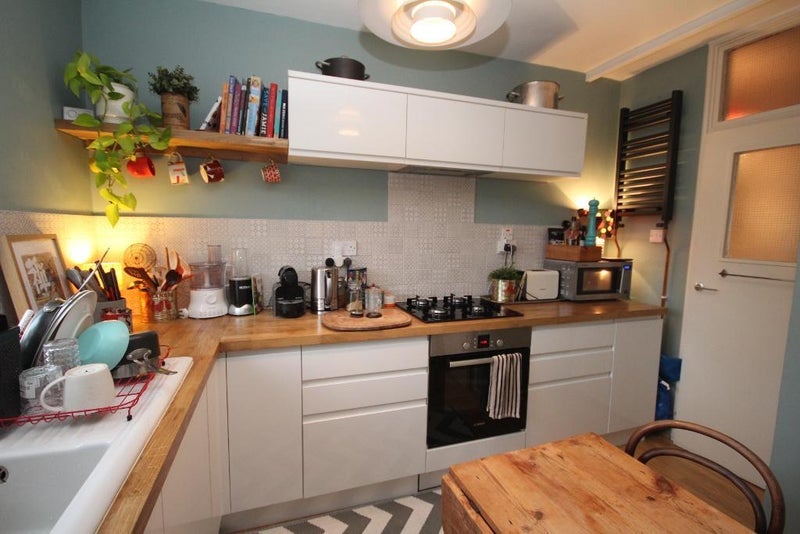 Room Station Place in Greater London