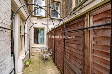 Flat Florence Street in Greater London
