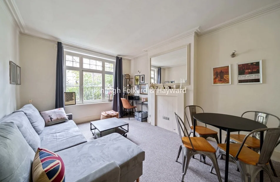Flat Florence Street in Greater London