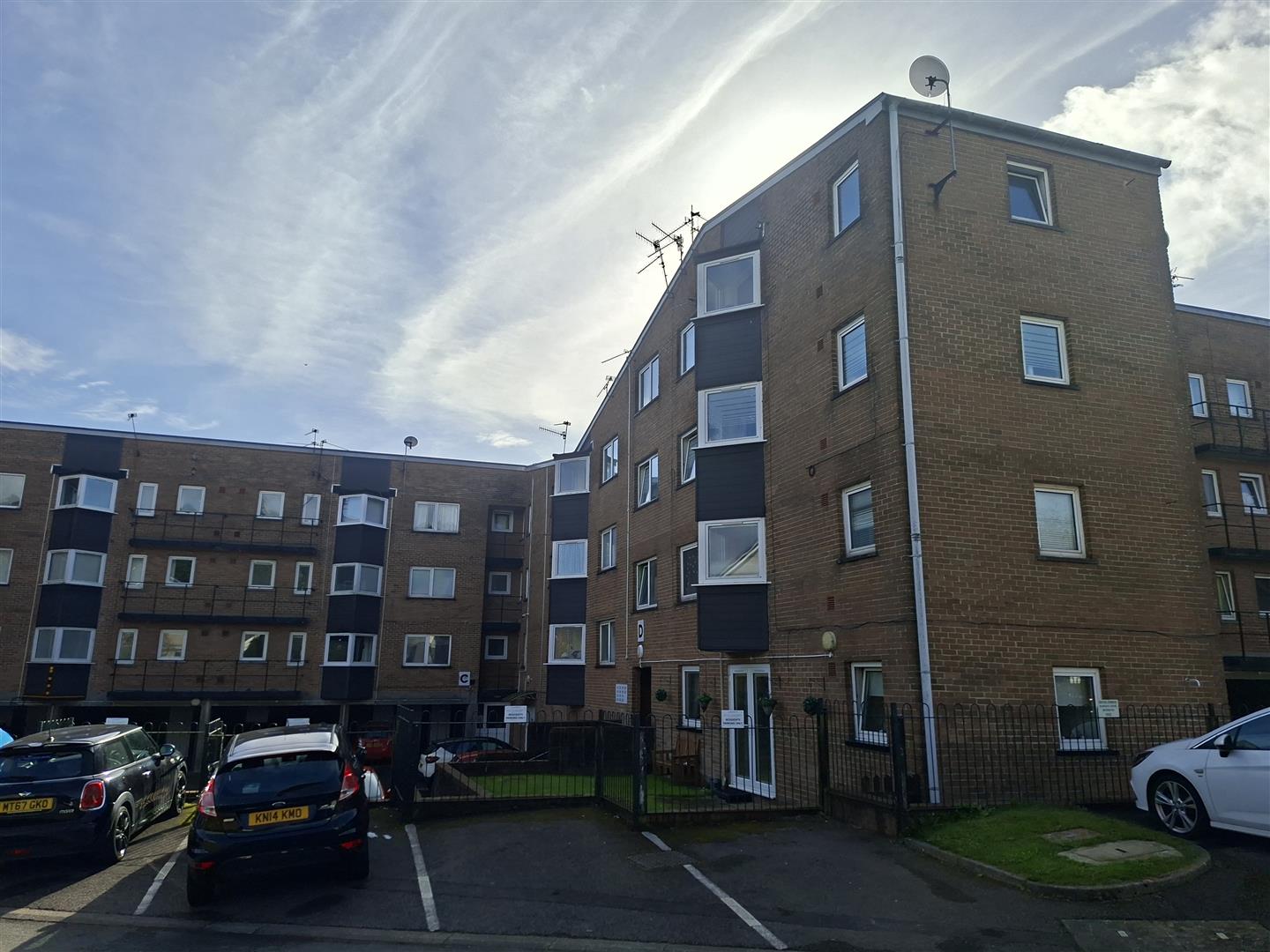 Flat Ael-y-Bryn in Cardiff