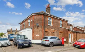 Flat Adrian Road in Three Rivers