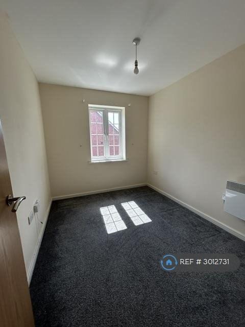 Flat Weaver Chase in Bolton