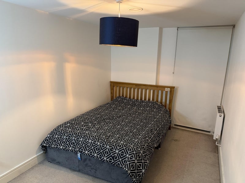 Room Harrow Manorway in Greater London
