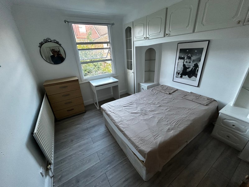 Room Windsor Road in Greater London