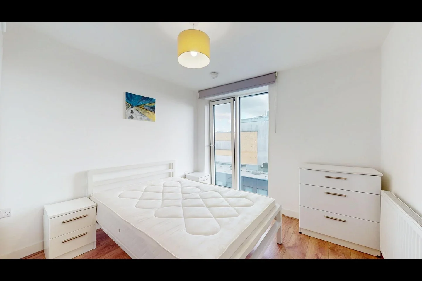 Flat Greenhill Way in Greater London