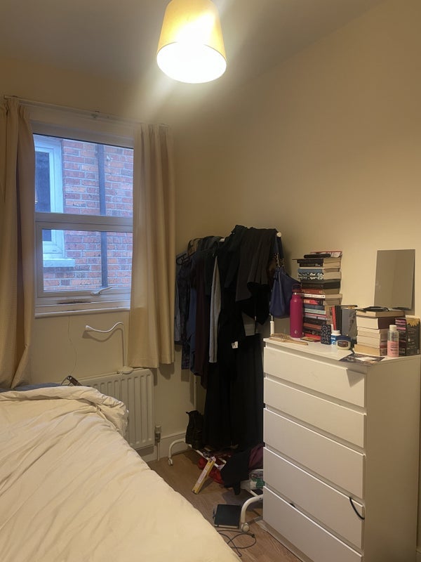 Room Westbere Road in Greater London