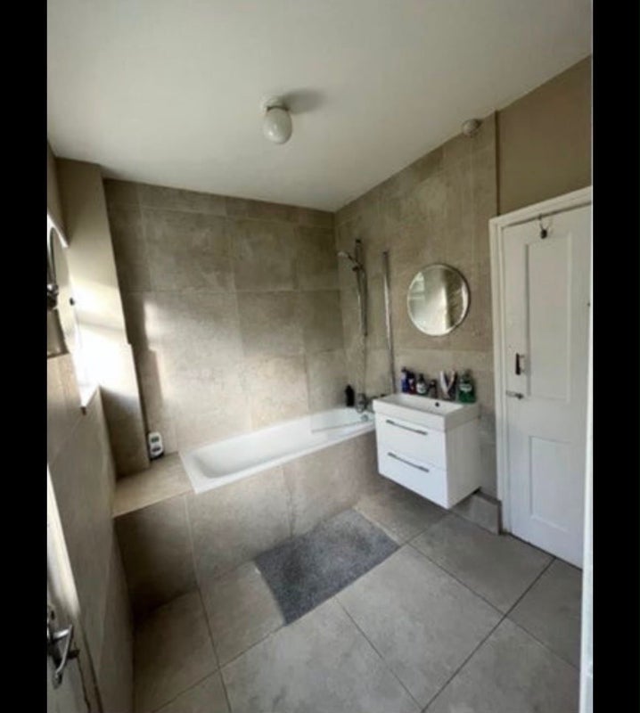 Room Galveston Road in Greater London