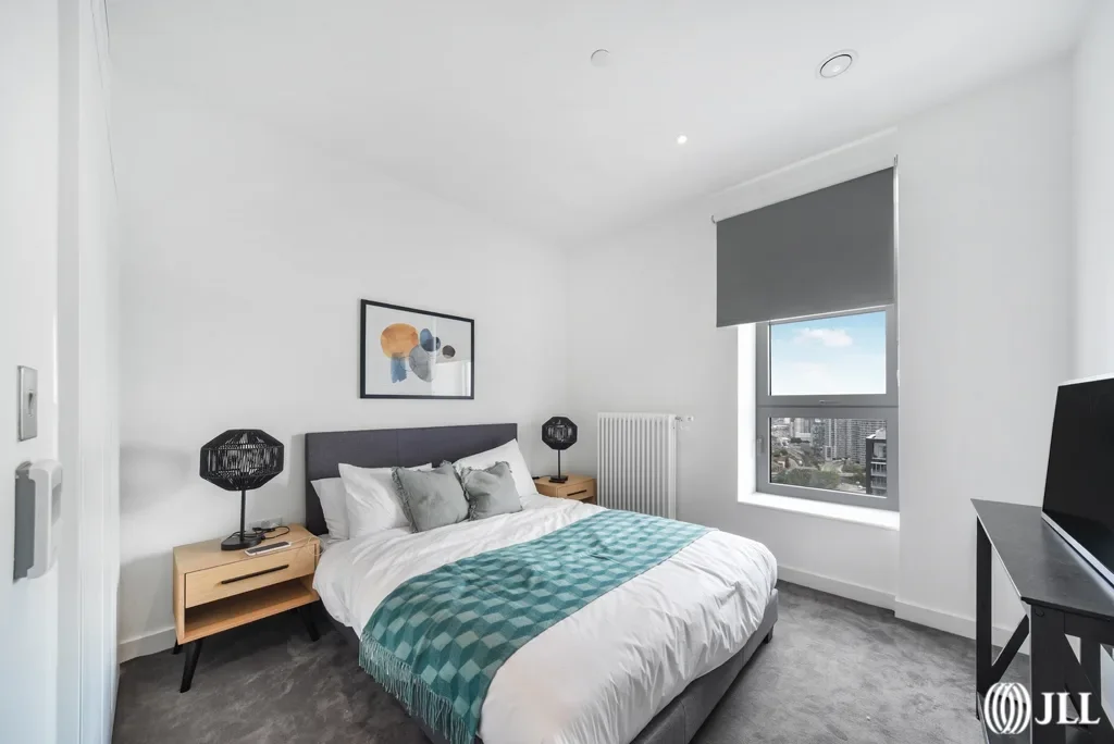 Flat Hercules Slip in Greater London
