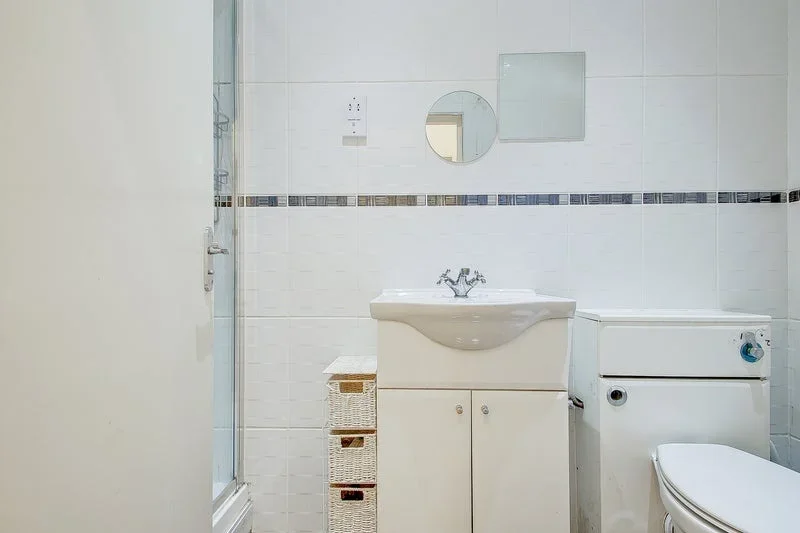 Room Milton Road in Greater London
