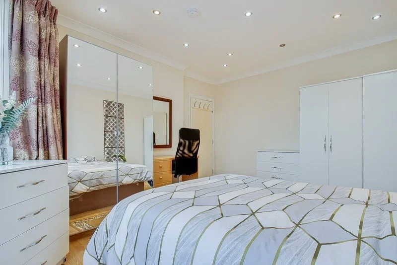 Room Milton Road in Greater London