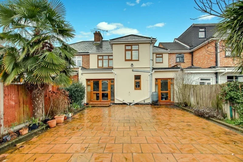 Room Milton Road in Greater London