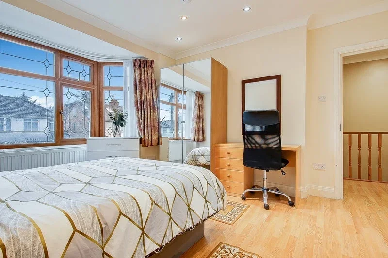 Room Milton Road in Greater London