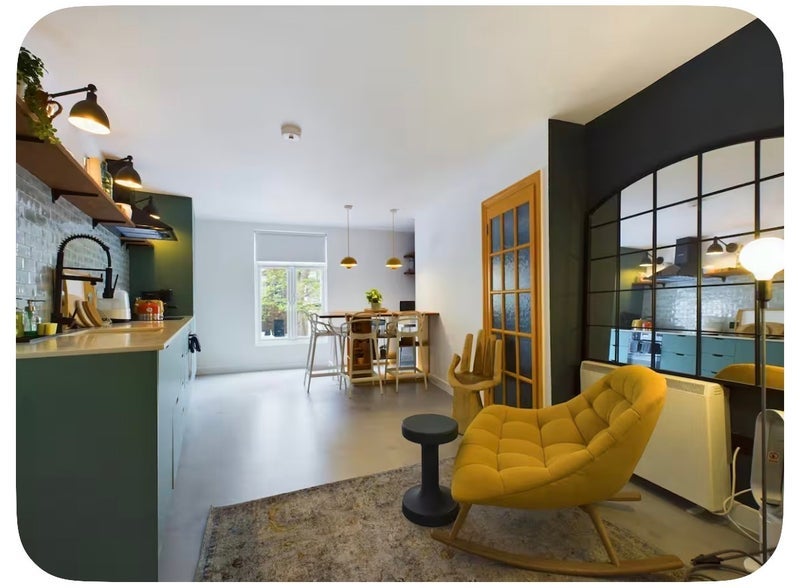 Room Shore Road in Greater London