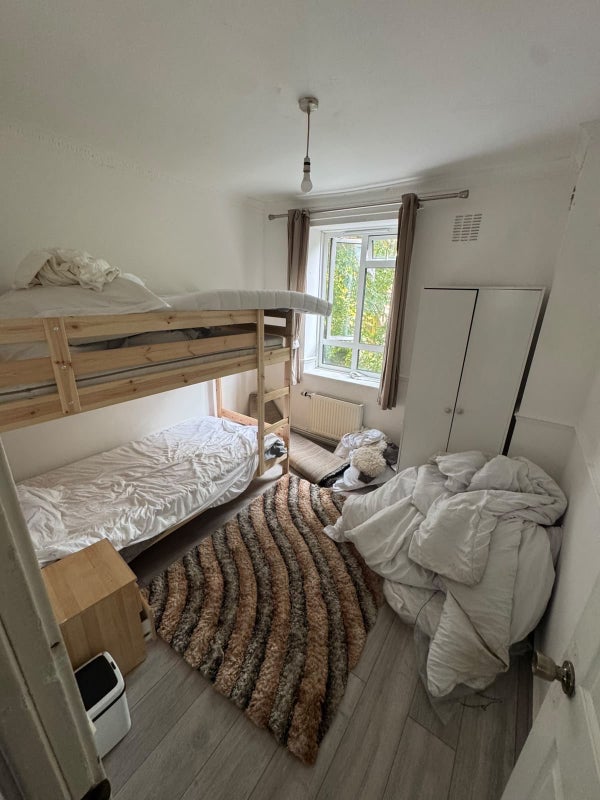 Flat Carleton Road in Greater London