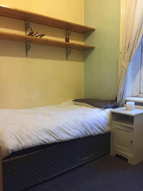 Room Edgware Road in City of Westminster