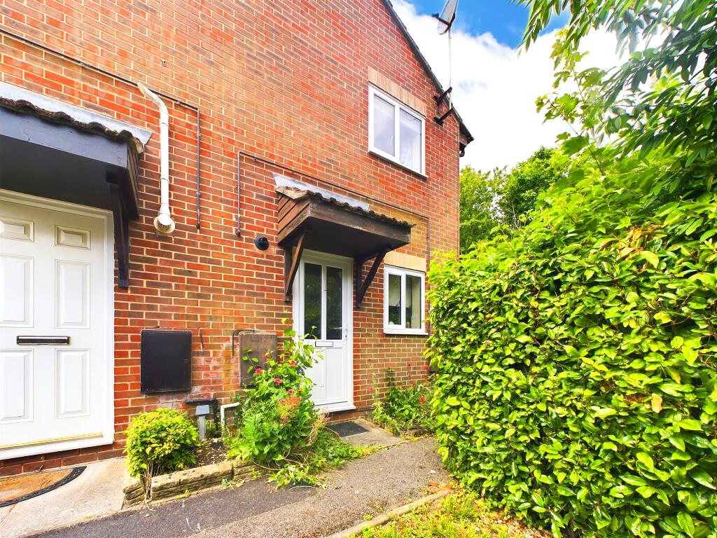 House Vivaldi Close in Basingstoke and Deane