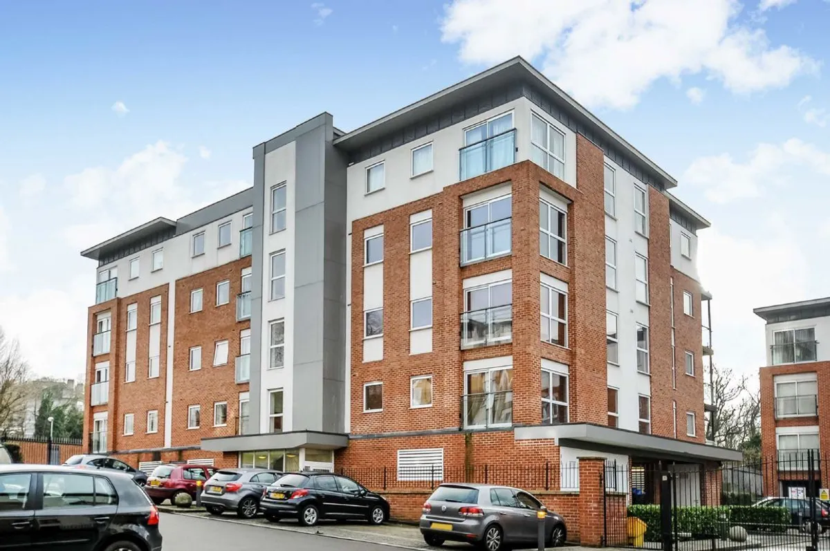 Flat Highwood Close in Greater London