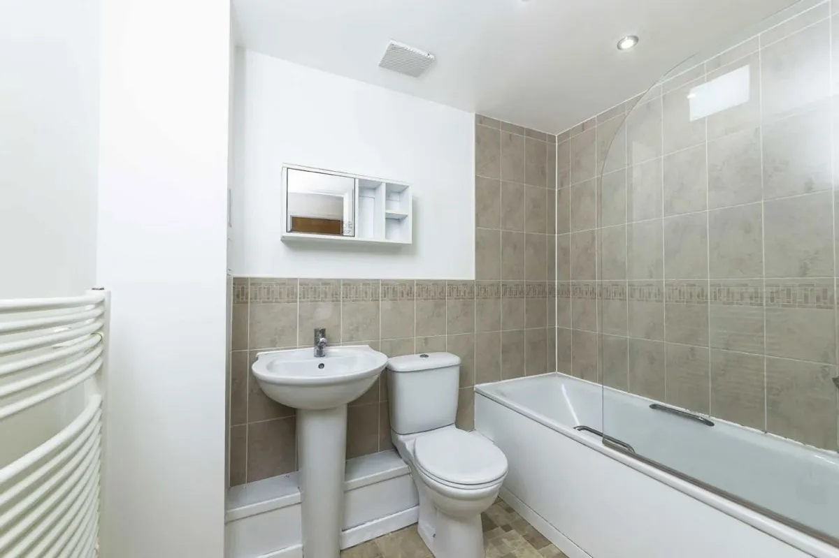 Flat Highwood Close in Greater London