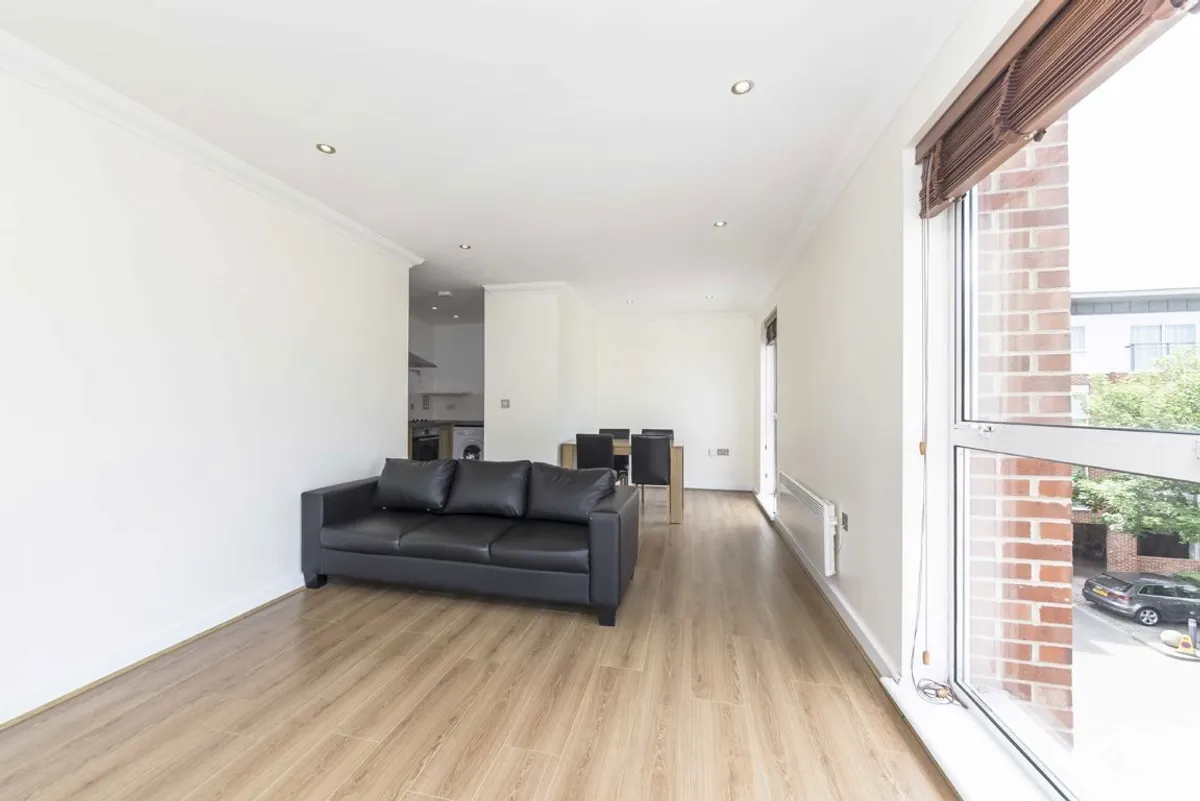 Flat Highwood Close in Greater London