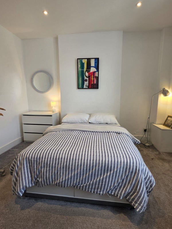 Flat Stockwell Green in Greater London