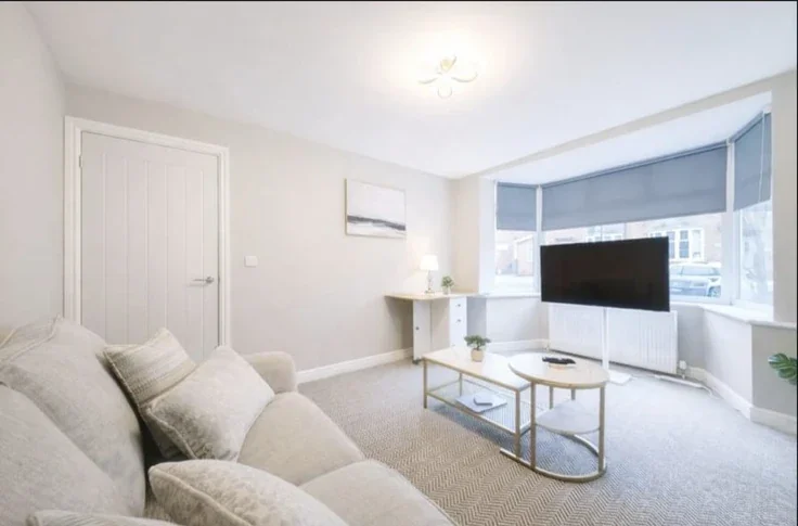Flat Ovington Grove in Newcastle upon Tyne