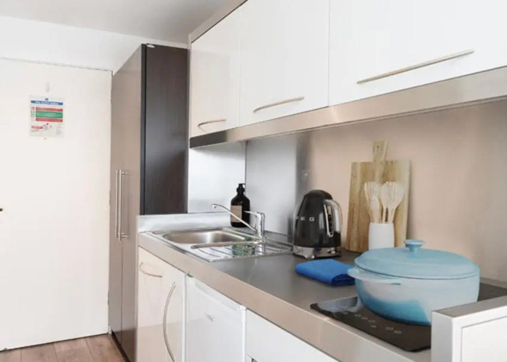 Flat Middlesex Street in City of London