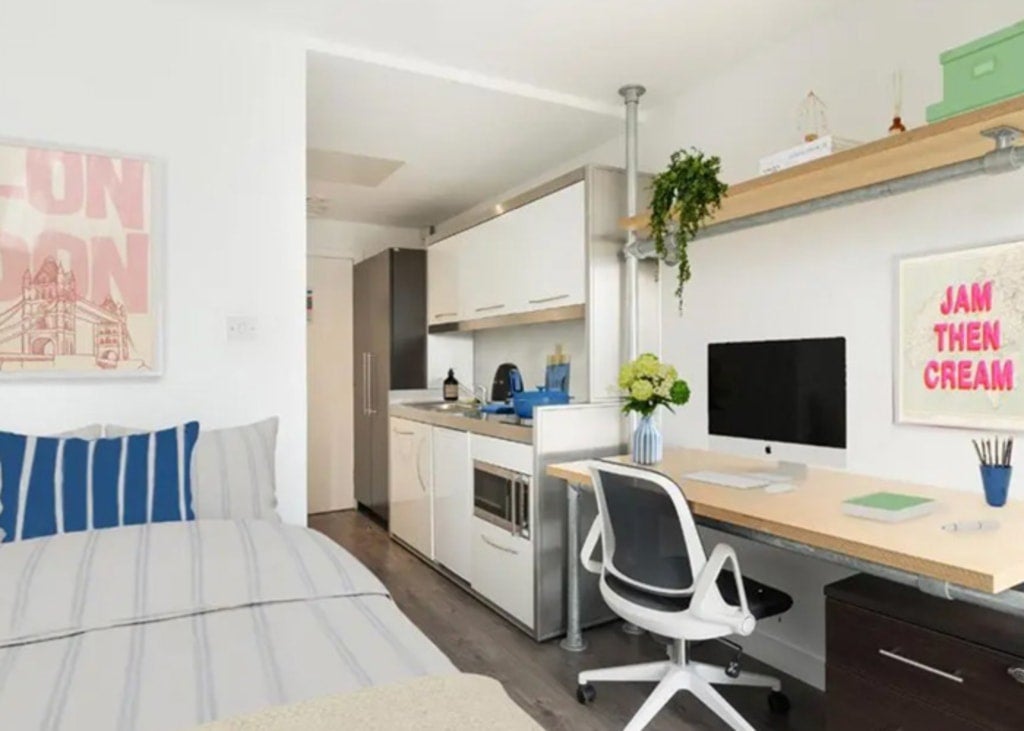 Flat Middlesex Street in City of London