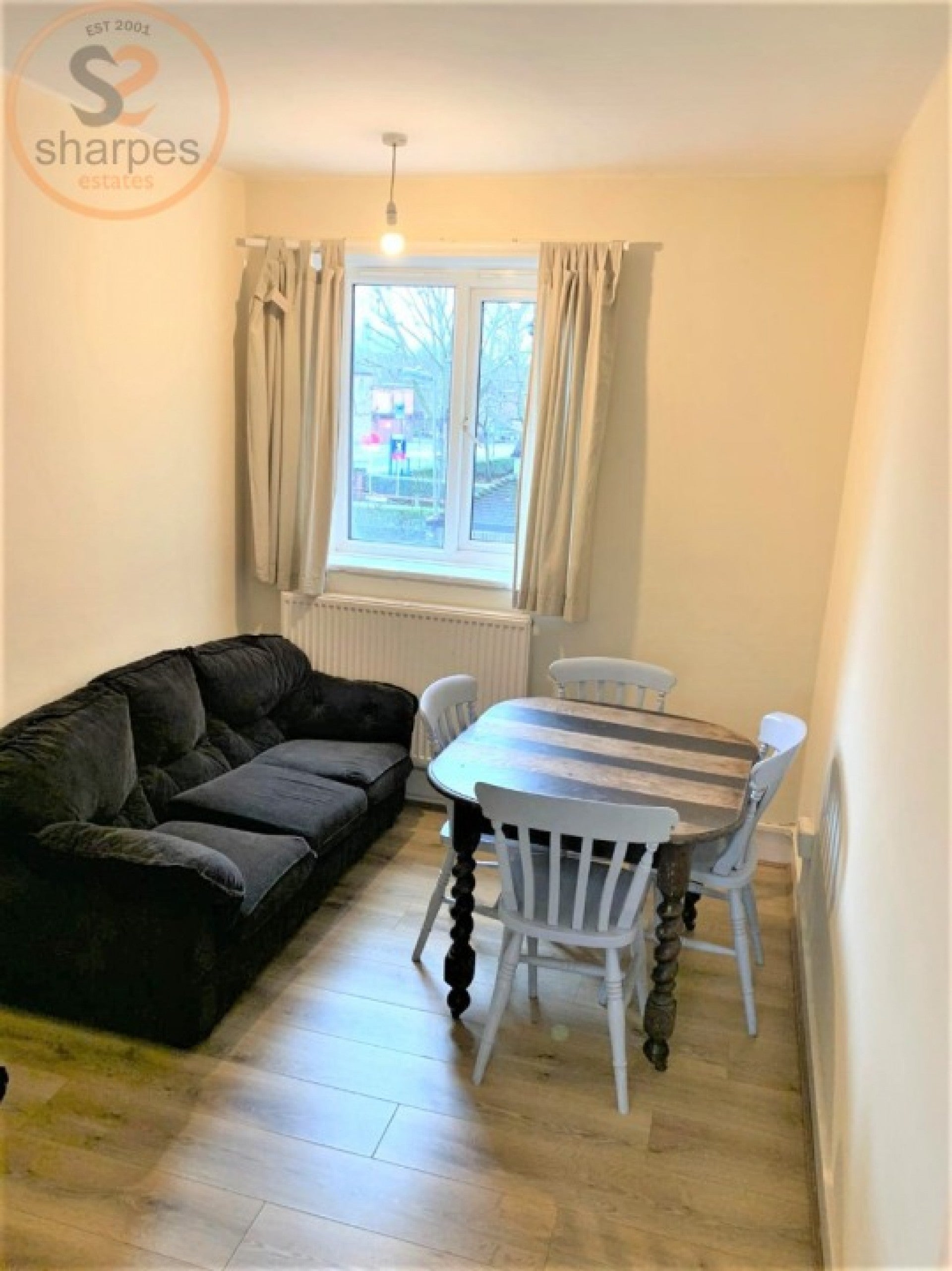 Room Haldane Place in Greater London