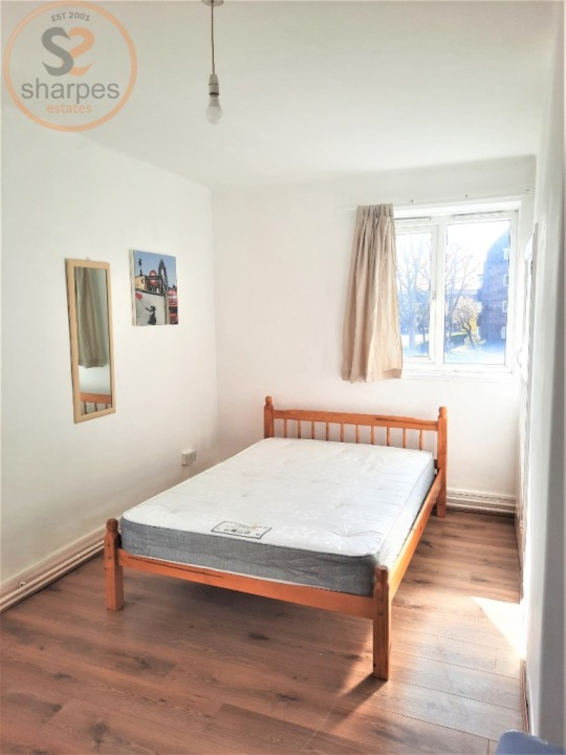 Room Haldane Place in Greater London