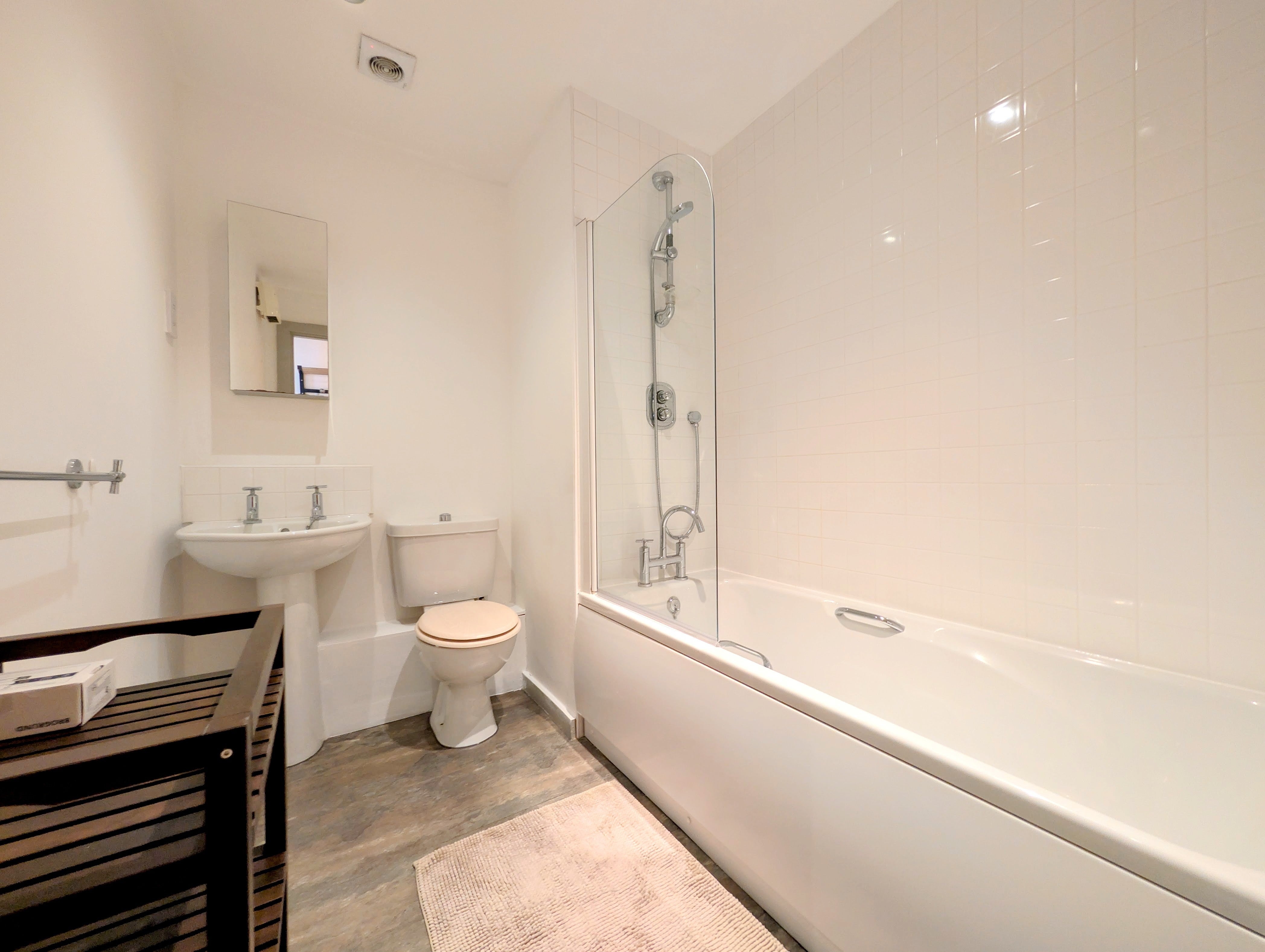 Flat Ordsall Lane in Salford
