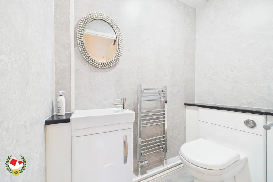 House Alderton Close in Gloucester