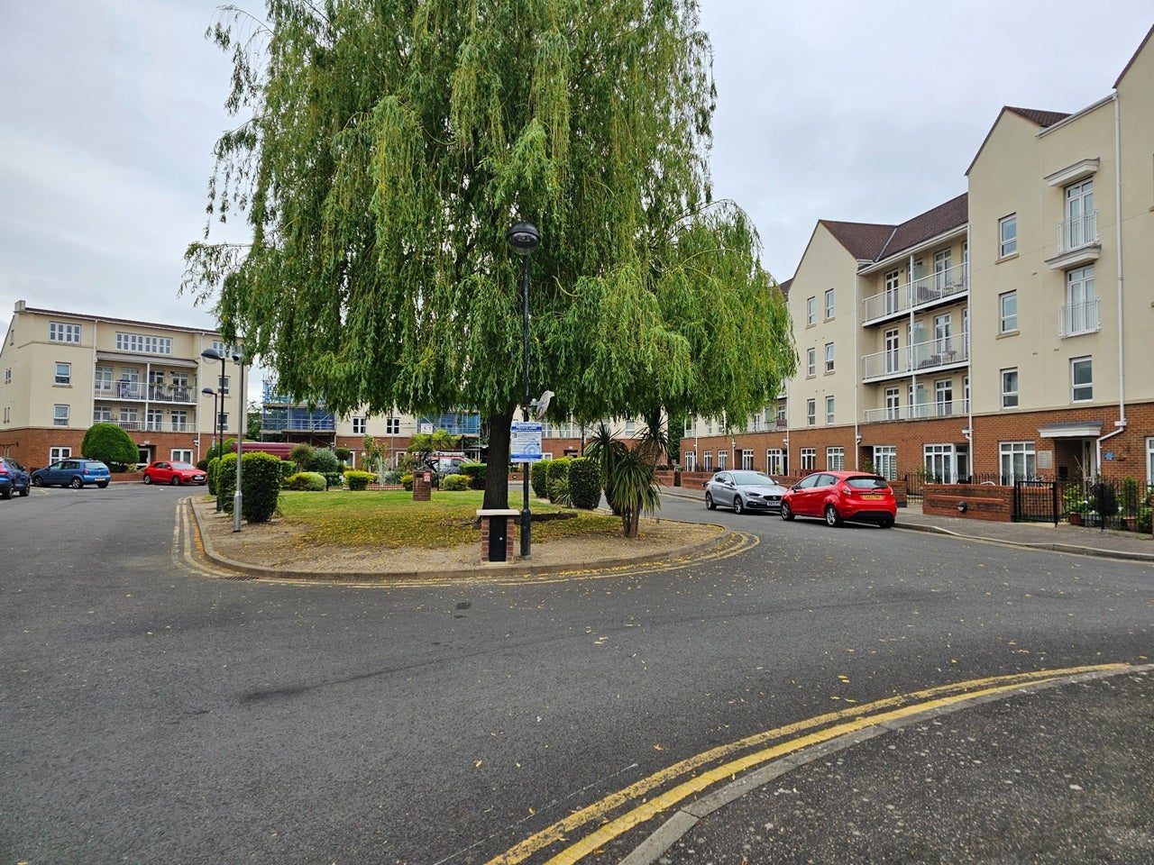 Flat Fitzwilliam Close in Greater London