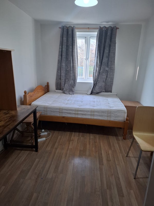 Room Camden Road in Greater London