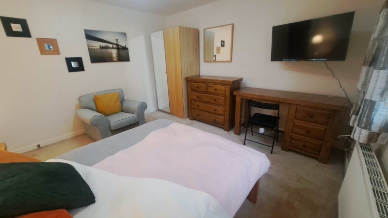 Room Castle Road in Sandwell