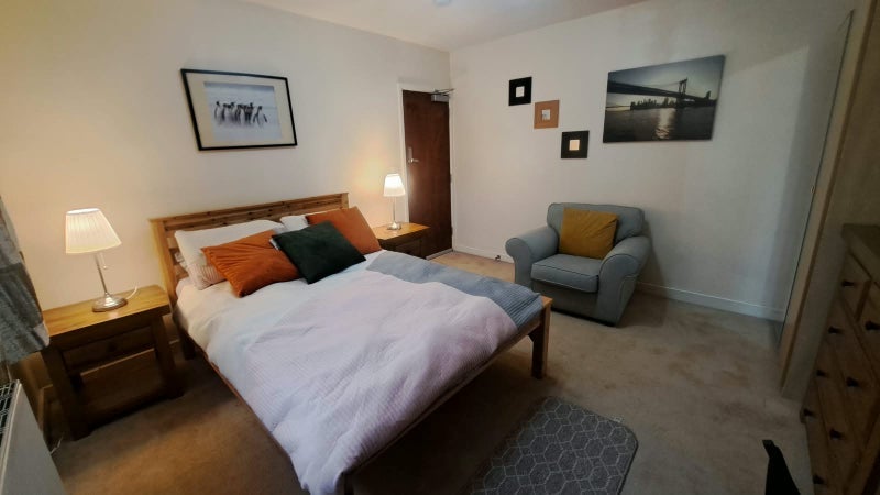 Room Castle Road in Sandwell