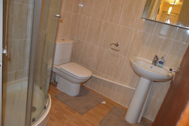 Room Castle Road in Sandwell
