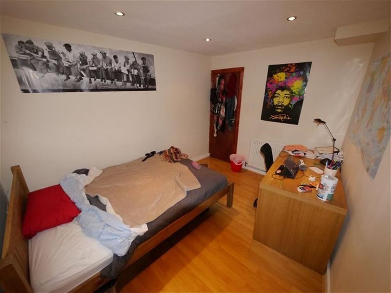 Flat Hartley Avenue in Leeds