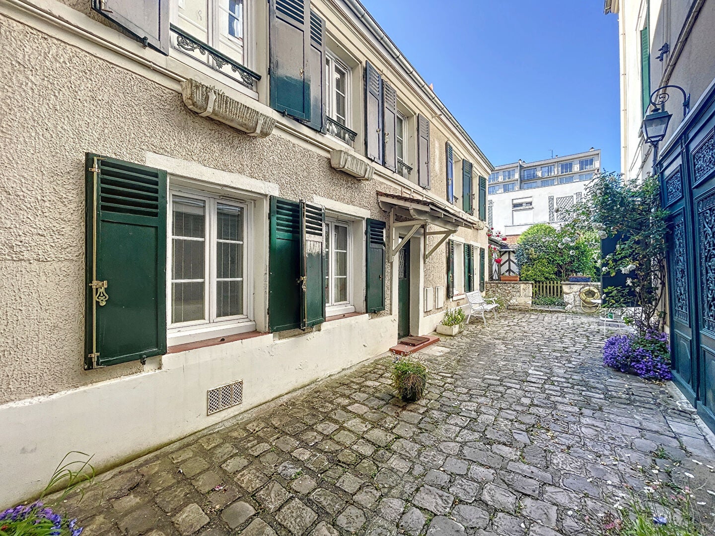 House Rue d'Alsace in Saint-Germain-en-Laye