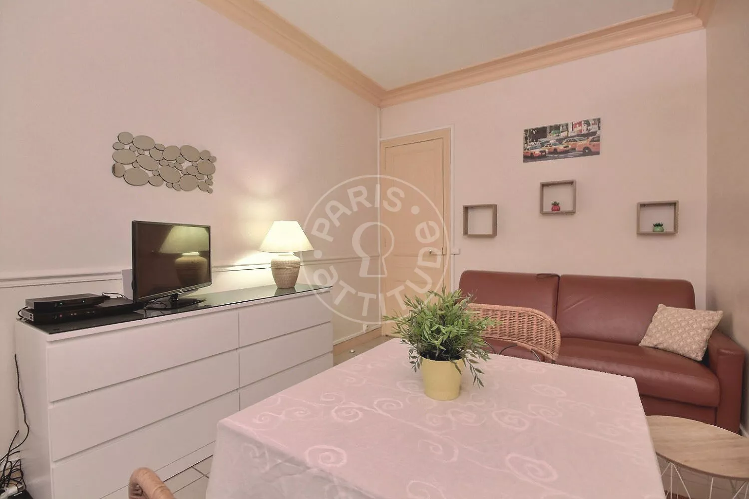 Flat Rue du Débarcadère in Paris