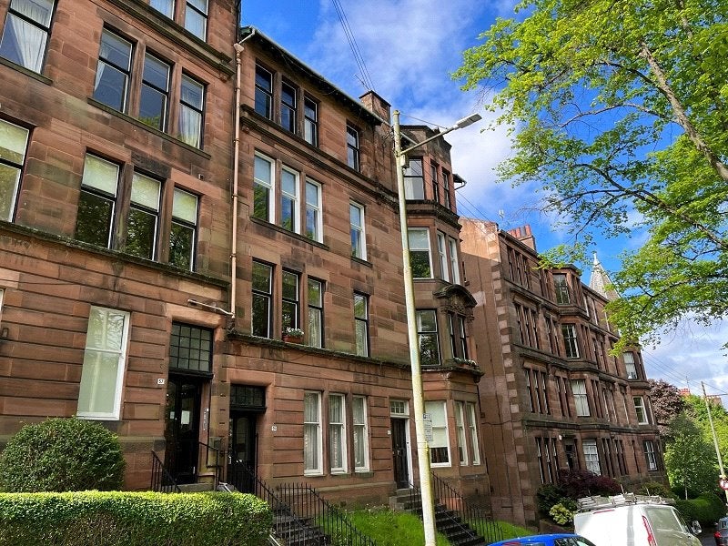Flat Queensborough Gardens in Glasgow