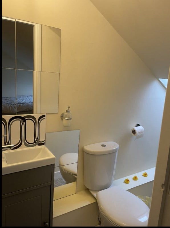 Room Janetta Street in Clydebank