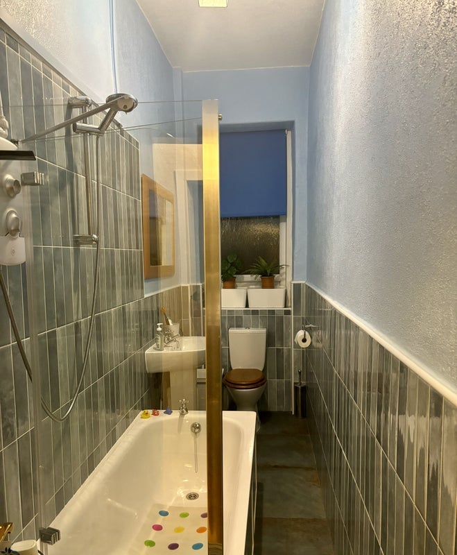 Room Janetta Street in Clydebank