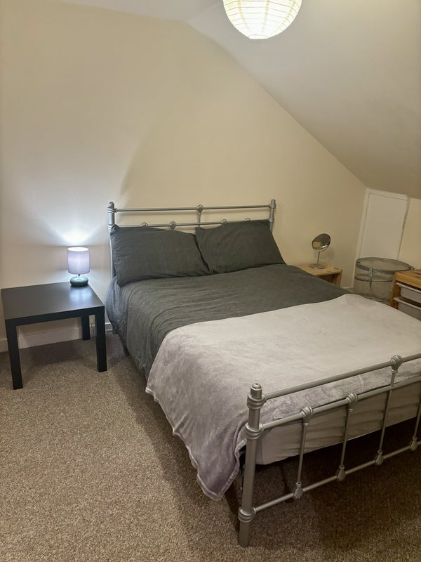 Room Janetta Street in Clydebank